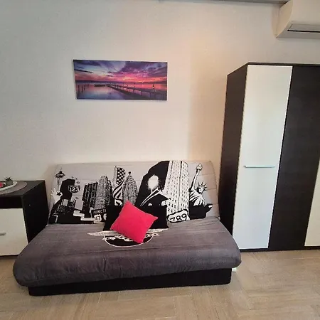 Garsoniera D14 Apartment